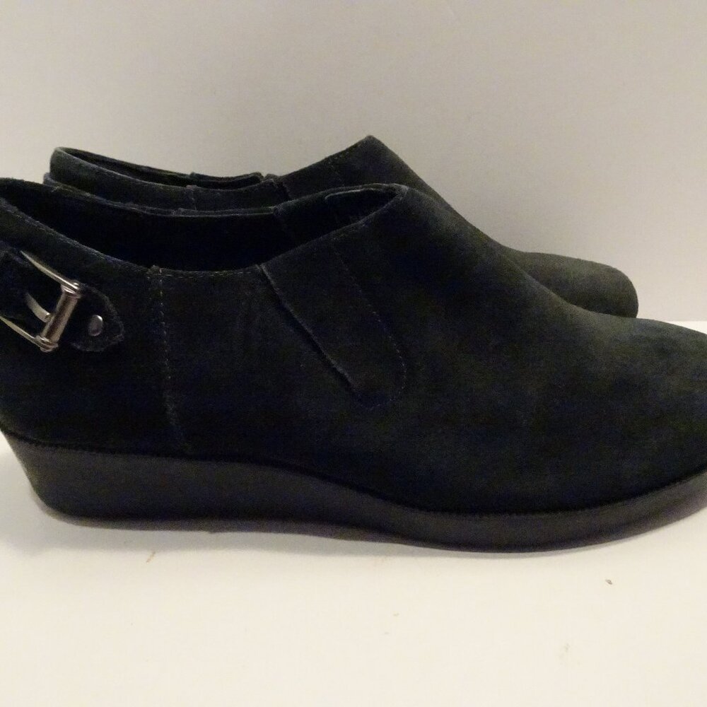 Cole Haan Air Tali Rain Slip-On Shoe 5 B Black Suede Buckle Detail Waterproof
